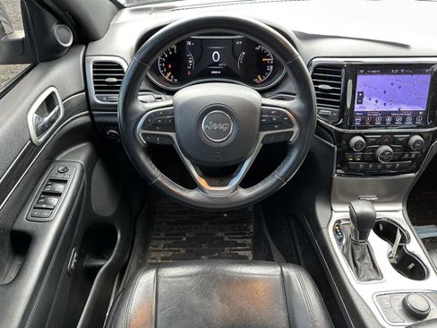 Used 2019 Jeep Grand Cherokee Limited w/ Trailer Tow Group IV image 12