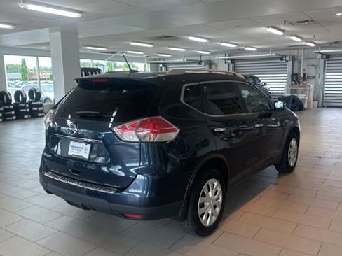 Used 2016 Nissan Rogue S w/ Appearance Package FWD image 12