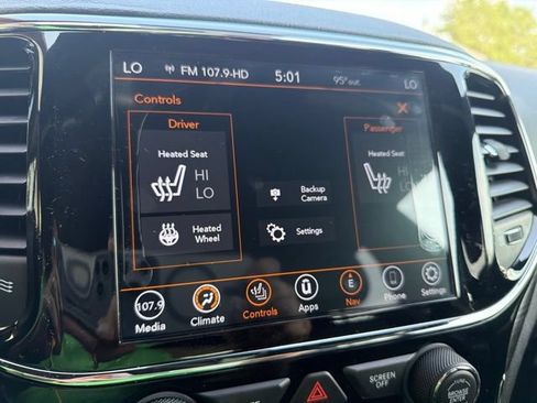 Used 2020 Jeep Grand Cherokee Altitude AWD/4WD image 5