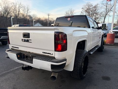 Used 2018 GMC Sierra 3500 Denali w/ Duramax Plus Package image 8