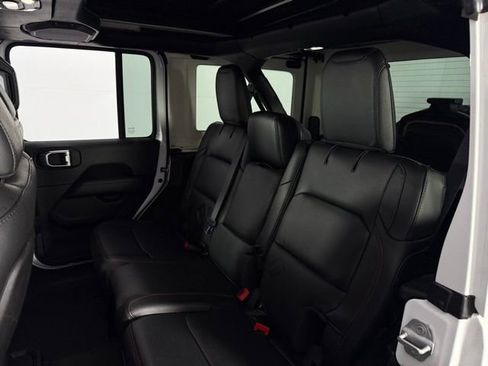 Used 2022 Jeep Wrangler Unlimited Rubicon w/ Xtreme Recon 35" Tire Package image 16