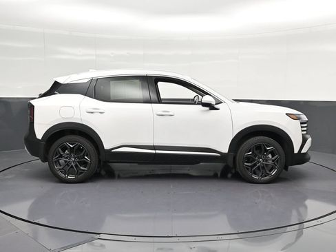 Used 2025 Nissan Kicks SR FWD image 4