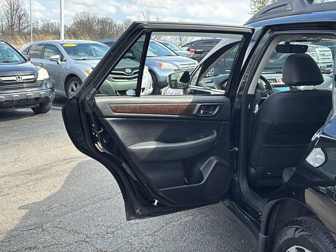 Used 2017 Subaru Outback 2.5i Limited AWD/4WD image 27