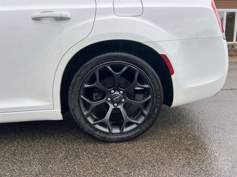 Used 2020 Chrysler 300 S w/ 300S Premium Group image 9