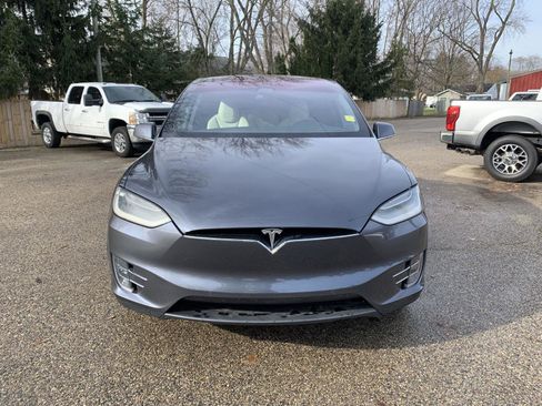 Used 2019 Tesla Model X Long Range AWD/4WD image 2