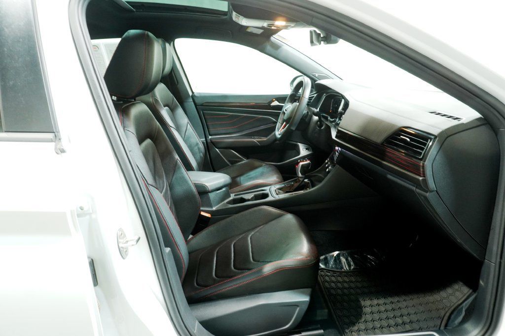 Used 2022 Volkswagen Jetta GLI Autobahn FWD image 11