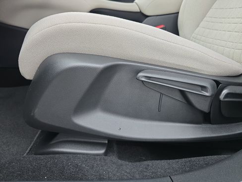 New 2026 Honda HR-V LX image 28