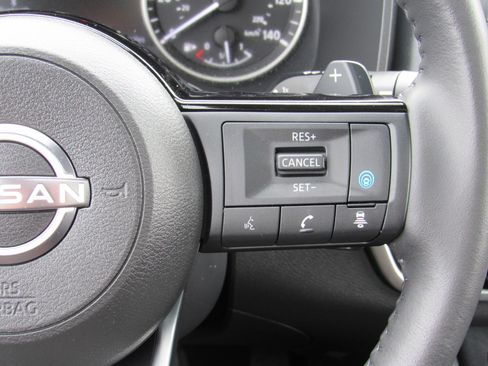 Used 2023 Nissan Rogue SV w/ SV Premium B Package image 21