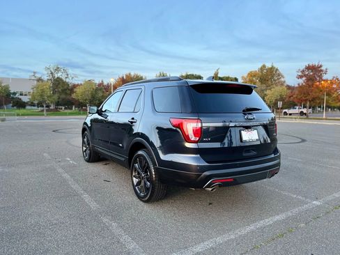 Used 2017 Ford Explorer XLT AWD/4WD image 7