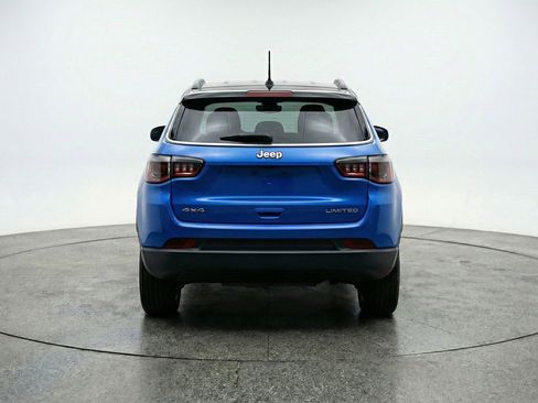 Used 2025 Jeep Compass Trailhawk AWD/4WD image 7