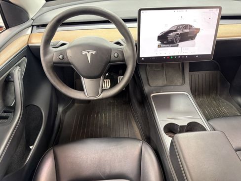Used 2023 Tesla Model Y Performance image 27