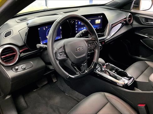 Used 2024 Chevrolet Trax RS w/ Driver Confidence Package image 12