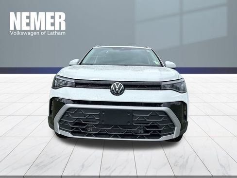 New 2026 Volkswagen Taos SE AWD/4WD image 5