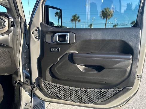 Used 2022 Jeep Wrangler Unlimited Sport w/ Sun And Sound Package AWD/4WD image 17