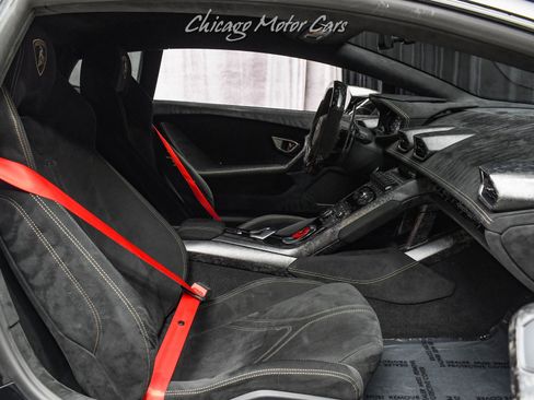 Used 2018 Lamborghini Huracan Performante image 21