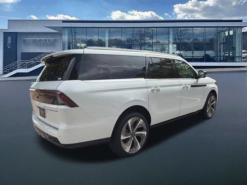 New 2027 Lincoln Navigator L Black Label AWD/4WD image 8