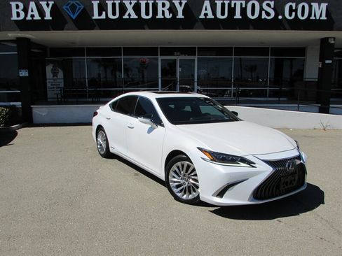 Used 2021 Lexus ES 300h w/ Accessory Package FWD image 1
