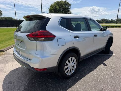 Used 2018 Nissan Rogue S AWD/4WD image 3