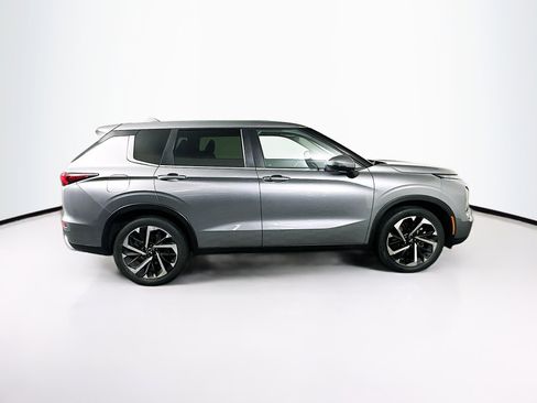 Used 2024 Mitsubishi Outlander SE image 10