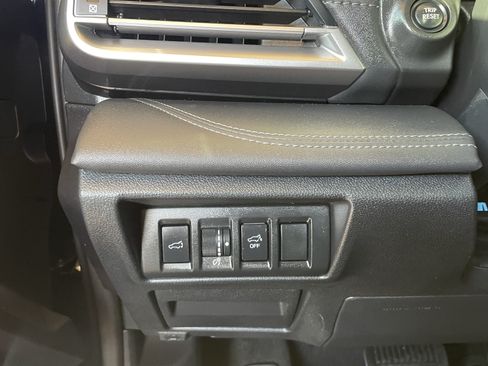 Used 2023 Subaru Outback Limited AWD/4WD image 28