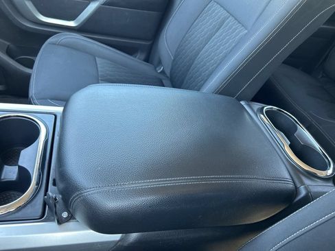 Used 2018 Nissan Titan SV w/ SV Convenience Package AWD/4WD image 25