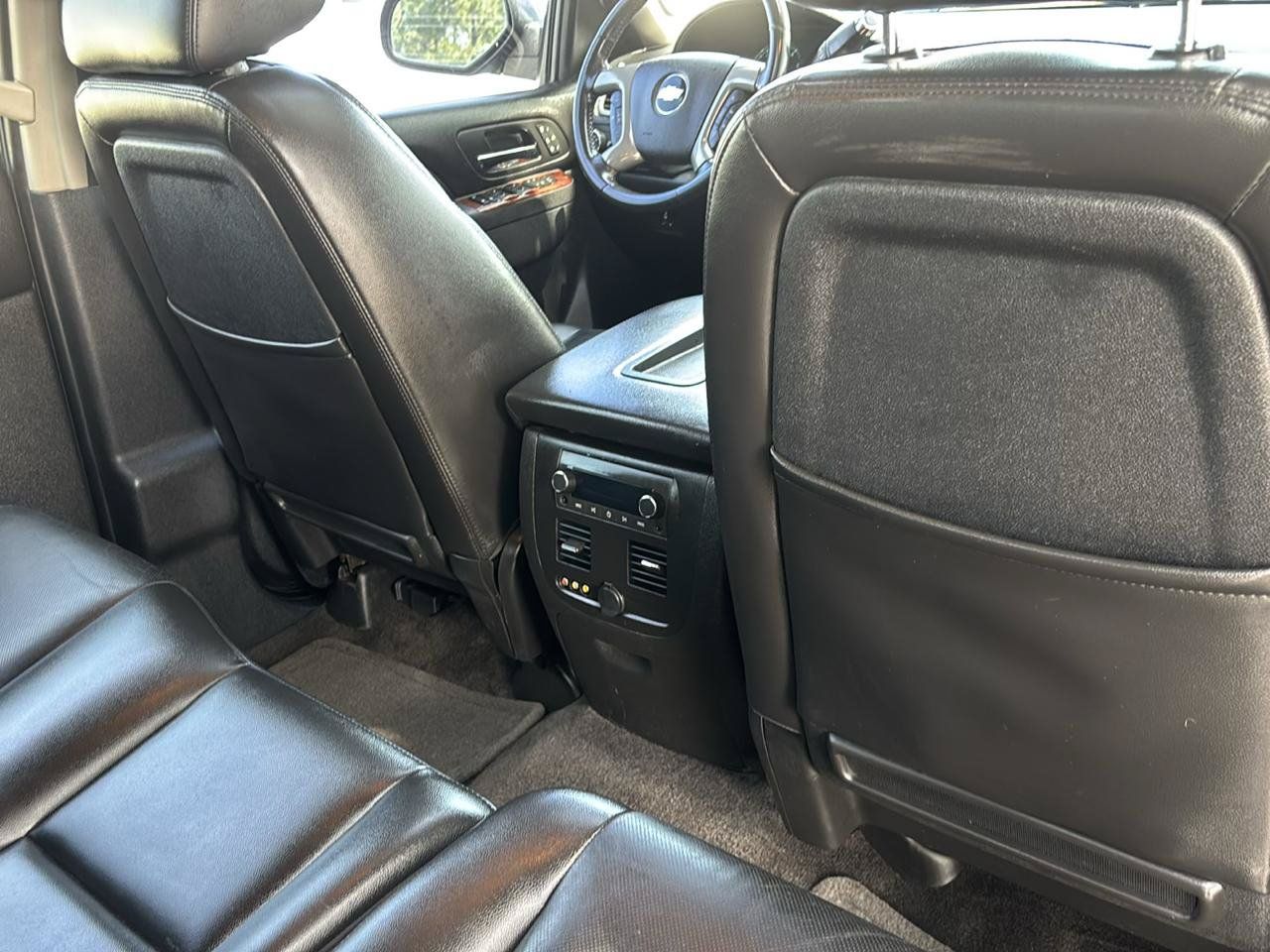 Used 2011 Chevrolet Avalanche LTZ AWD/4WD image 28