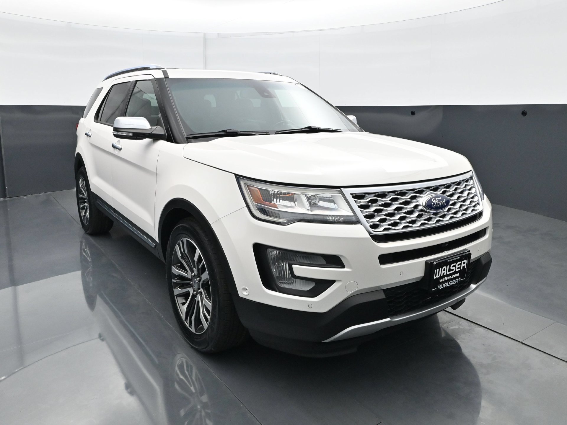 Used 2017 Ford Explorer Platinum AWD/4WD image 11