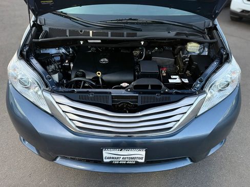 Used 2017 Toyota Sienna XLE w/ XLE Navigation Package image 41