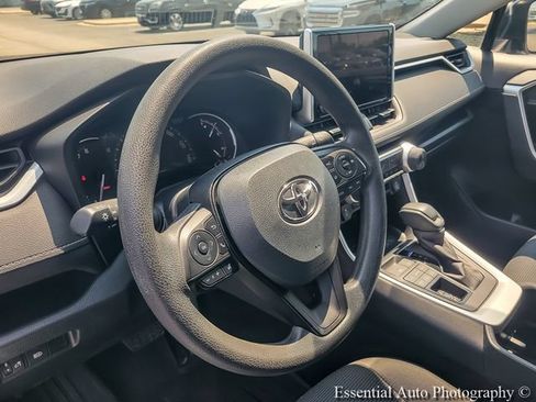 Used 2024 Toyota RAV4 LE AWD/4WD image 16