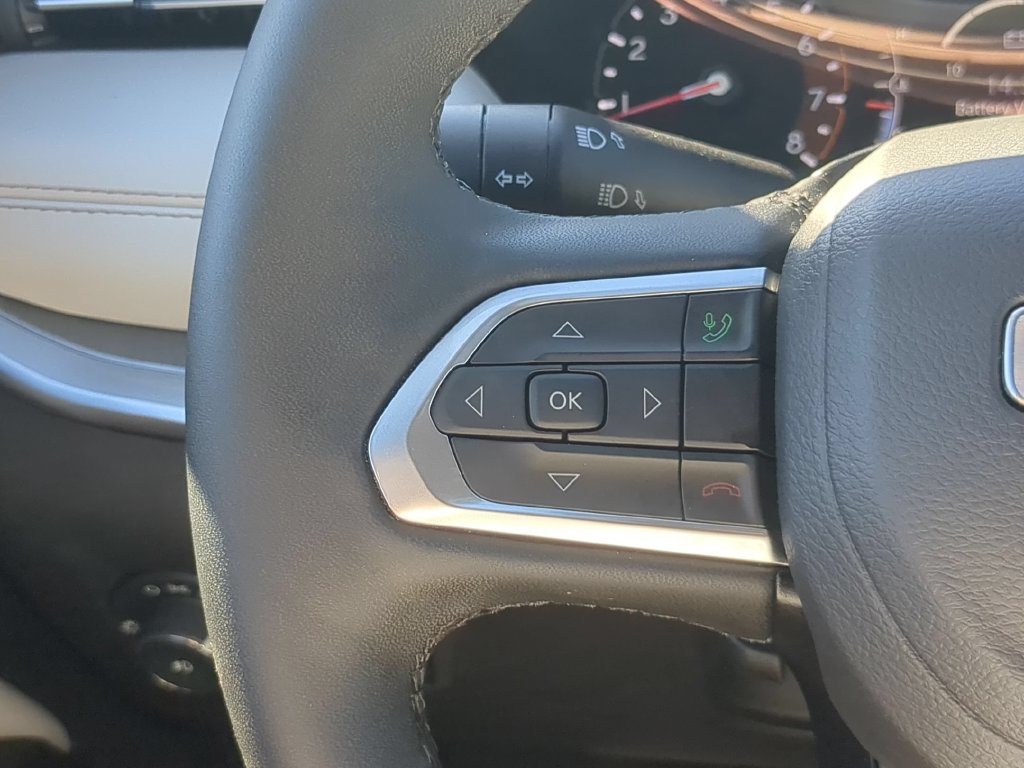Certified 2025 Jeep Compass Limited AWD/4WD image 18