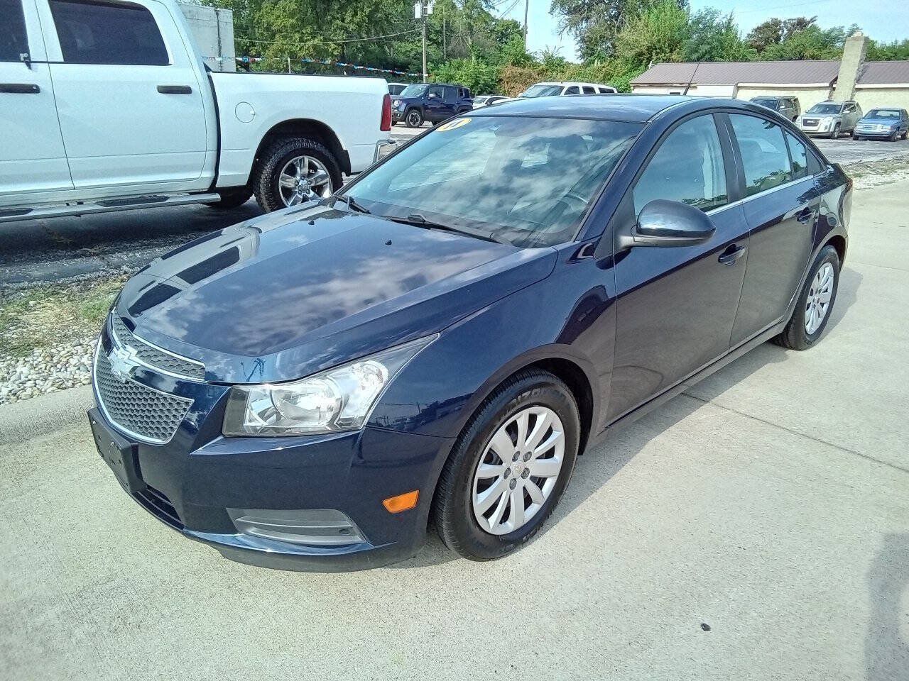 Used 2011 Chevrolet Cruze LT FWD image 1