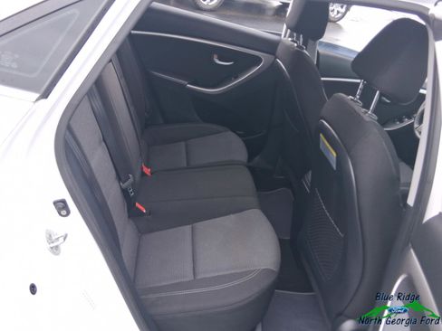 Used 2016 Hyundai Elantra GT FWD image 13