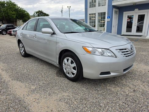 Used 2009 Toyota Camry LE FWD image 7