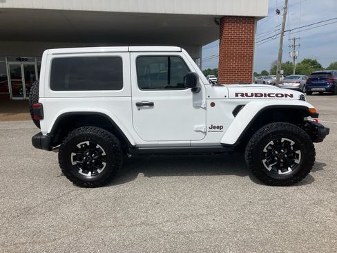 Used 2024 Jeep Wrangler Rubicon AWD/4WD image 4