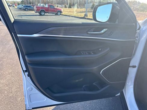 New 2026 Jeep Grand Cherokee Limited image 21