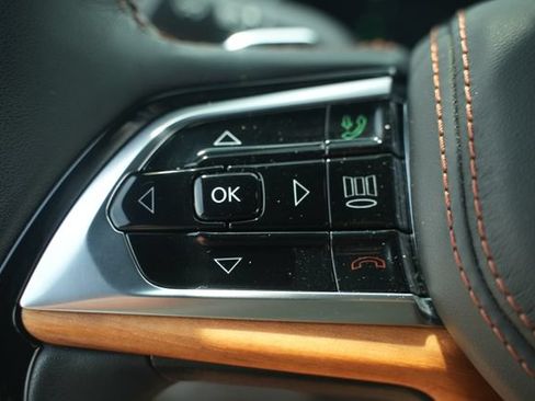Used 2023 Jeep Grand Cherokee Summit AWD/4WD image 34