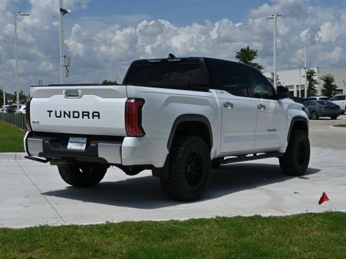Used 2024 Toyota Tundra Limited AWD/4WD image 10