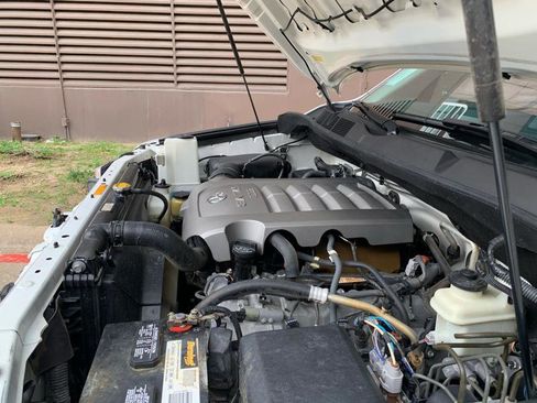 Used 2010 Toyota Sequoia Platinum RWD image 57