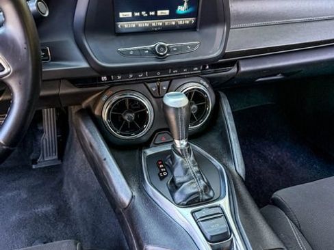Used 2016 Chevrolet Camaro LT RWD image 8