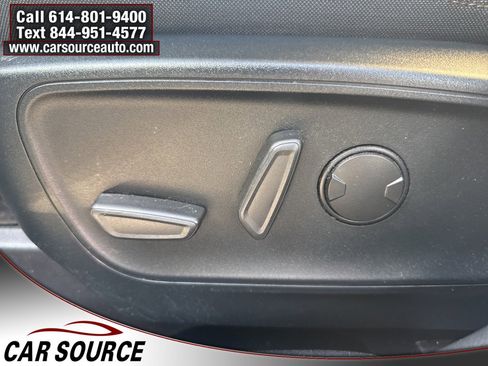 Used 2020 Ford Escape SE image 22