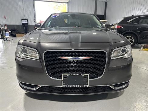 Used 2019 Chrysler 300 Touring L w/ Quick Order Package 22F image 2