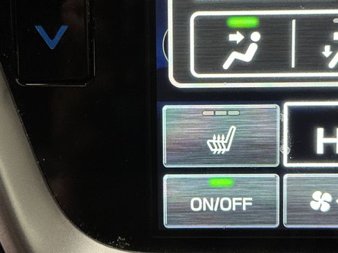 Certified 2025 Subaru Outback Limited image 39