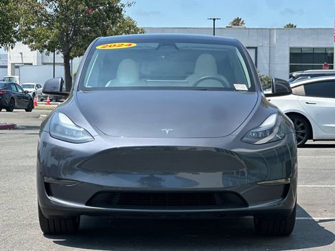 Used 2024 Tesla Model Y Long Range AWD/4WD image 9