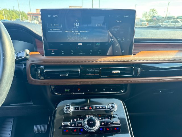 Used 2023 Lincoln Nautilus Reserve AWD/4WD image 21