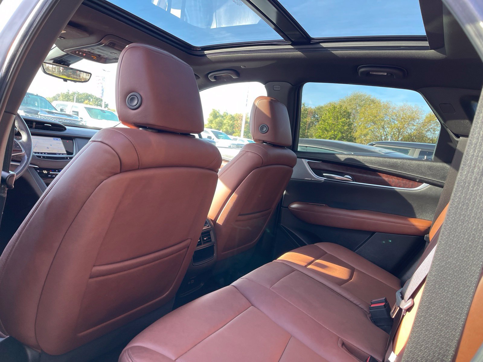 Used 2023 Cadillac XT5 Premium Luxury w/ Technology Package FWD image 4