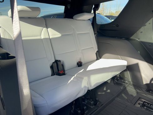 New 2026 Chevrolet Tahoe Premier w/ Sun And Tow Package AWD/4WD image 4