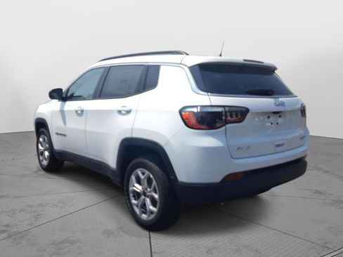 New 2025 Jeep Compass Latitude image 3