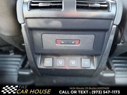 Used 2022 Land Rover Defender 110 image 29