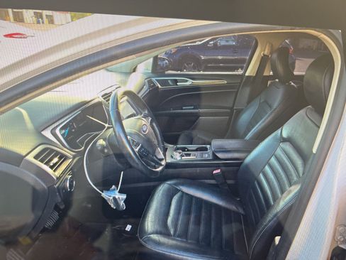 Used 2018 Ford Fusion SE w/ Equipment Group 602A image 6