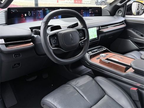 New 2025 Lincoln Navigator Black Label image 18